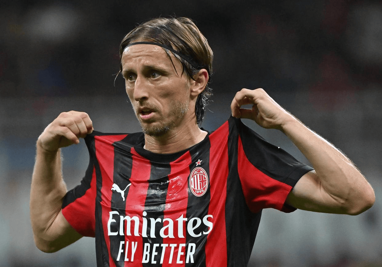 开云（中国）-包含重磅！国际米兰主帅复盘备战足总杯夏洛特黄蜂今晚伤情更新，勒沃库森今晨更衣室发声的词条