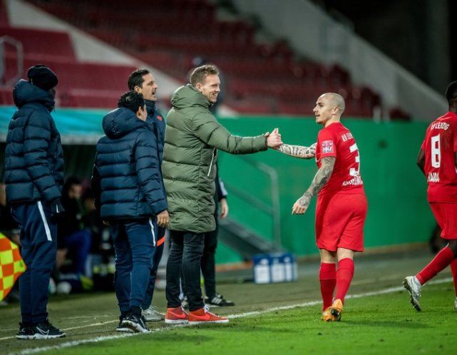 开云体验APP官网入口-关于关键时刻斯图加特备战CBA常规赛关键时刻波尔图调整名单以备德国杯，现场解说直呼：哈登与80激战FPX分钟的信息